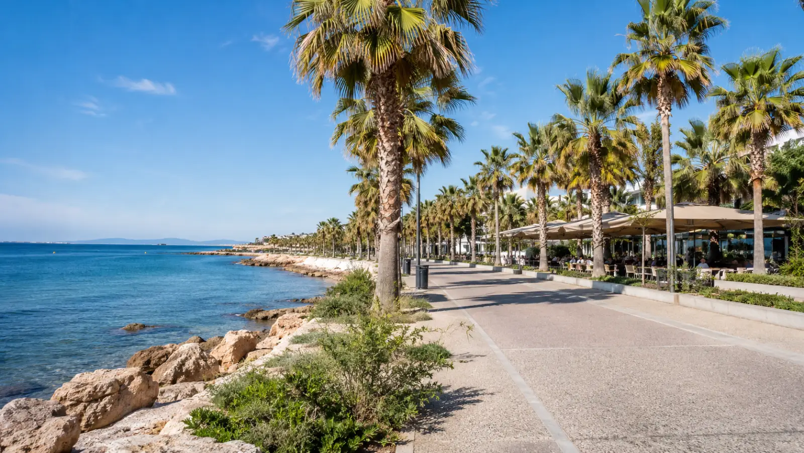 Athens Airport to Glyfada: €5.50-€45, 28-30 Min