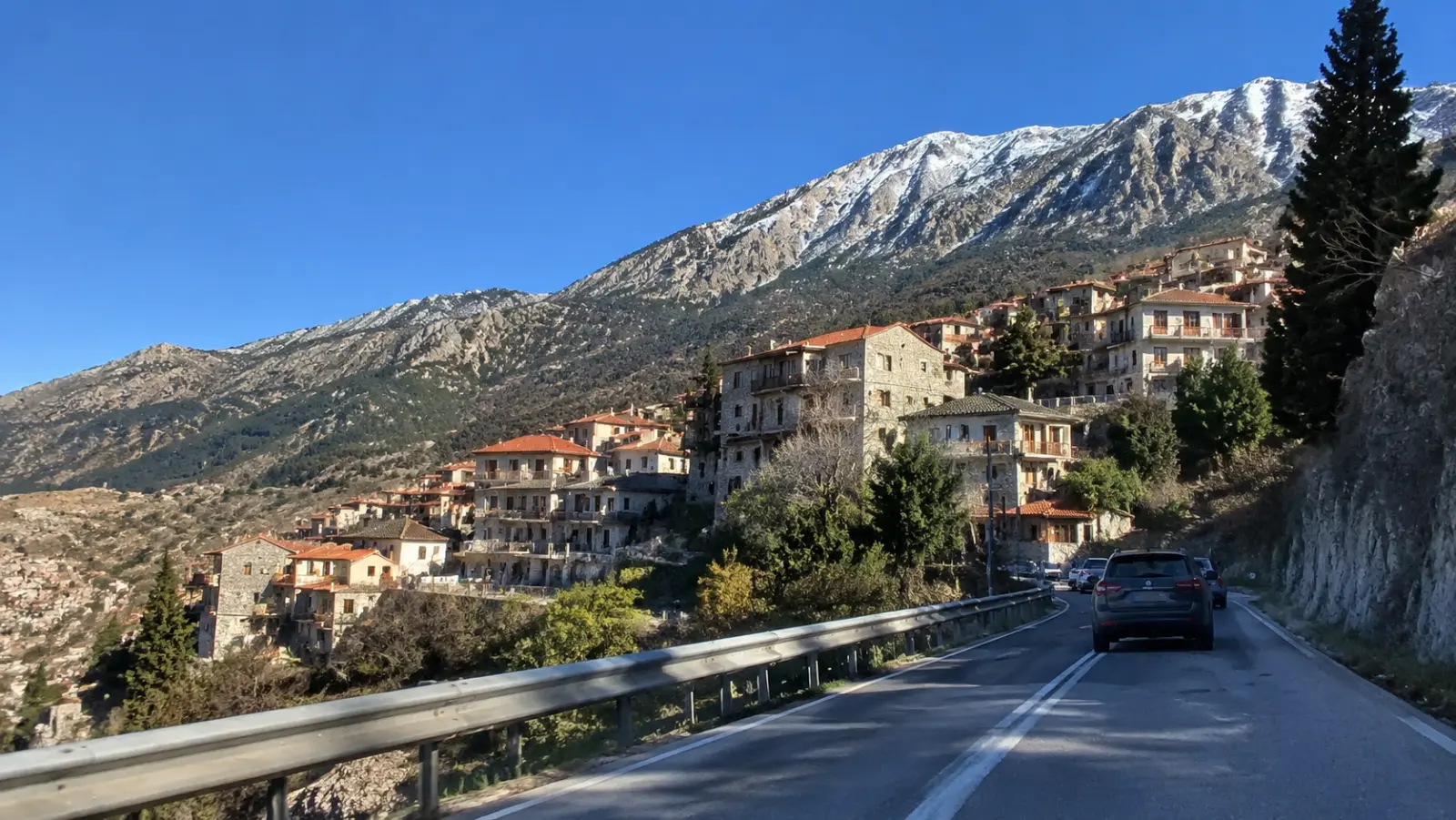 Athens to Delphi: Bus, Tour & Private Car from €14, 2.5h